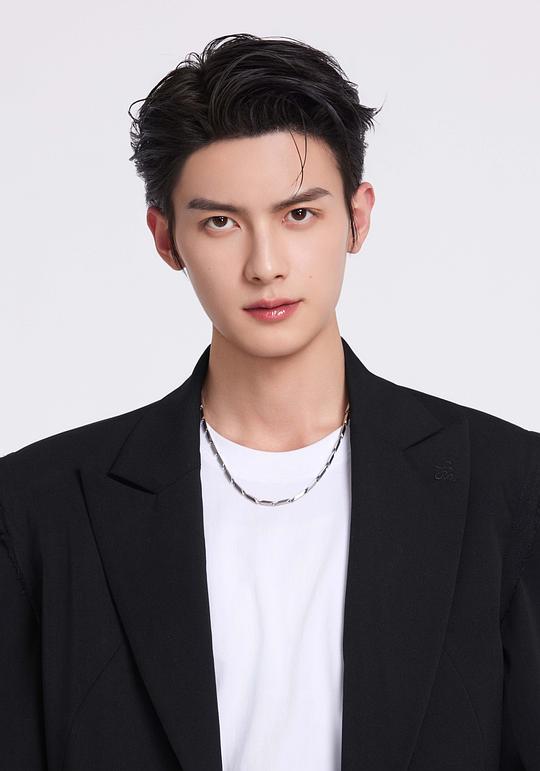 陈鹤一 Heyi Chen照片