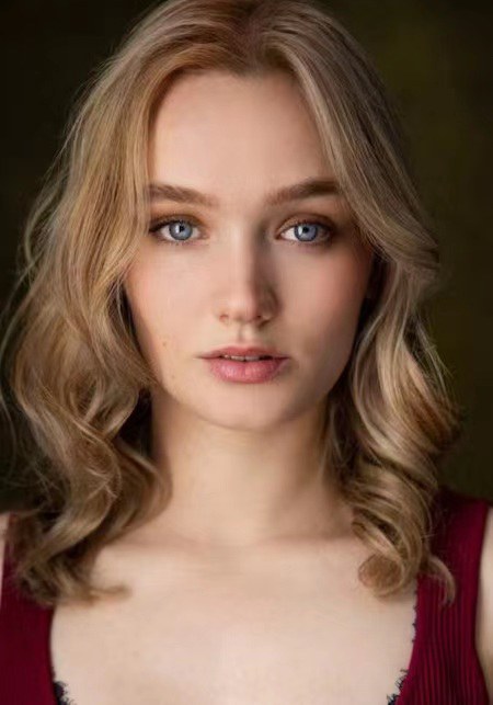 艾玛·詹金斯·普罗 Emma Jenkins-Purro照片