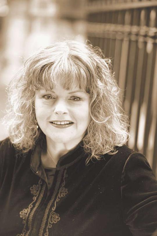 吉娜维夫·莱蒙 Geneviève Lemon照片