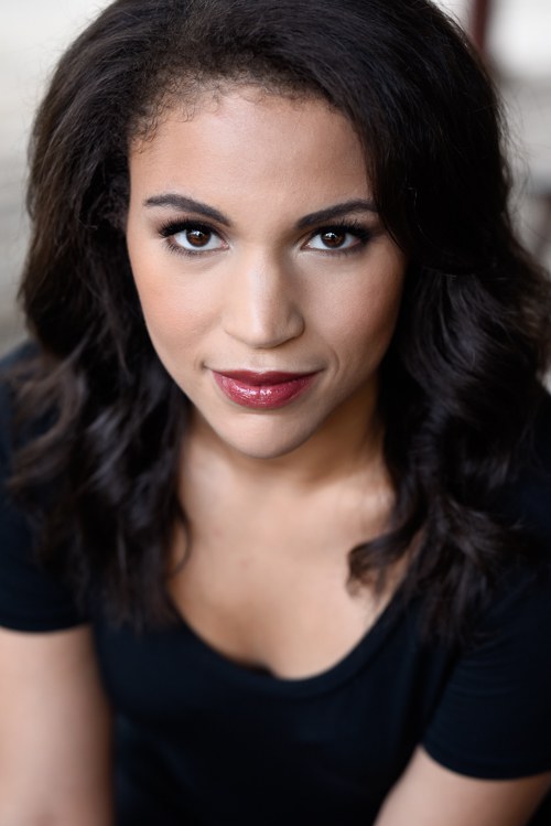 加布里埃·宾德洛斯 Gabrielle Byndloss照片