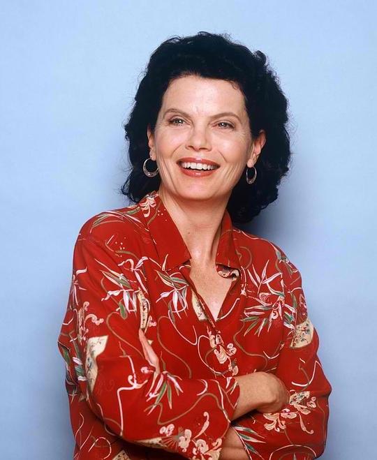 艾米·霍尔登·琼斯 Amy Holden Jones照片