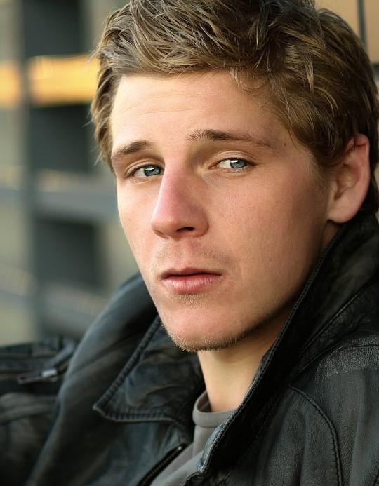 丹尼尔·韦伯 Daniel Webber照片