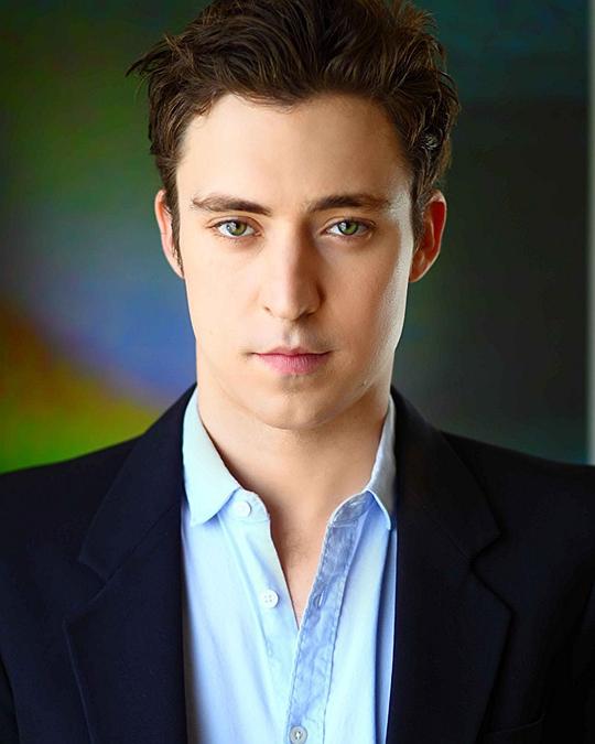 布莱恩·乔丹·阿尔瓦雷斯 Brian Jordan Alvarez照片