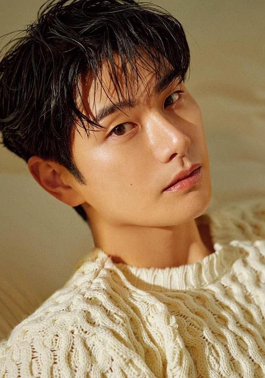 李伊庚 Yi-Kyeong Lee照片