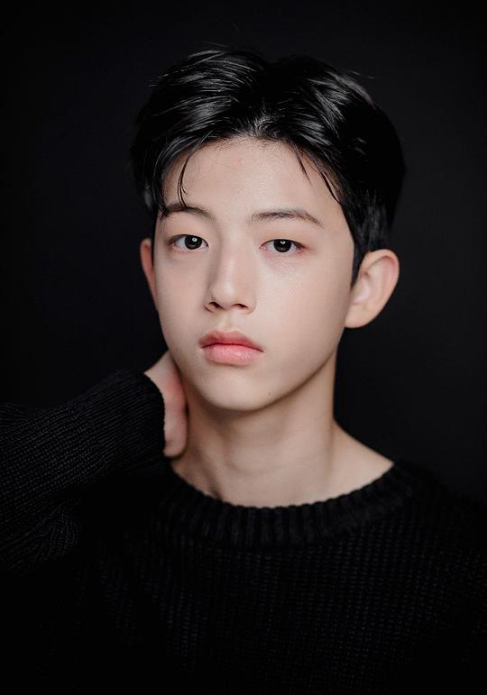 南道润 Nam Do Yoon照片