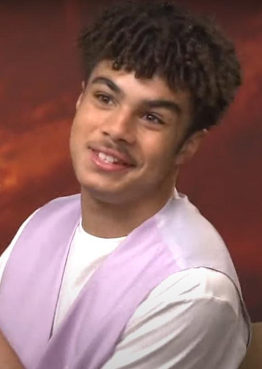 伊桑·伊西多尔 Ethann Isidore照片