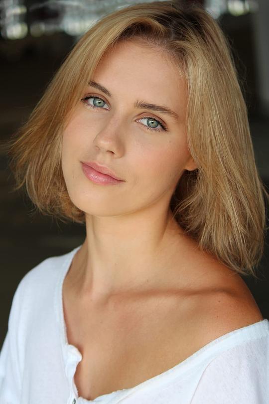 梅根·阿什利·布朗 Megan Ashley Brown照片