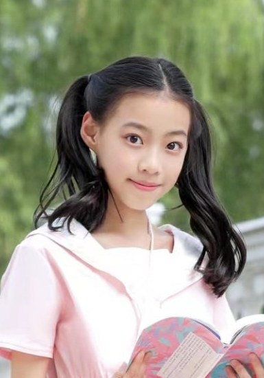 万子晴 Ziqing Wan照片