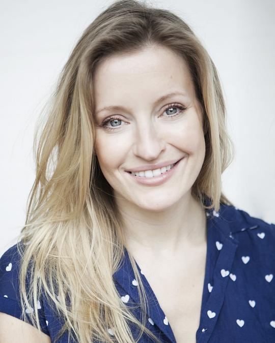 珊侬·杨 Sharon Young照片