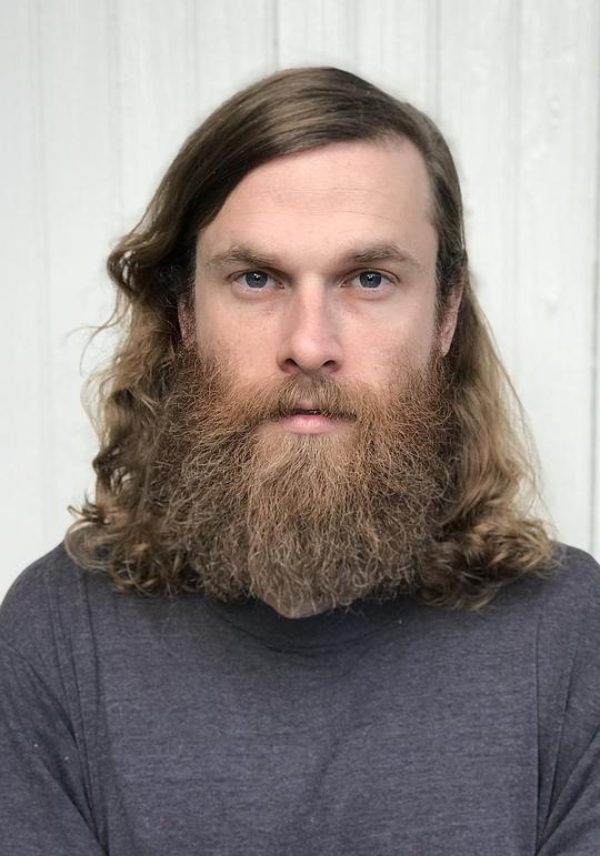 以利亚·昂格瓦里 Elijah Ungvary照片