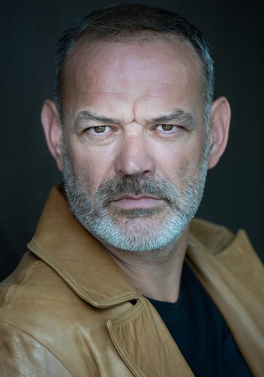 亚历山大·约翰 Alexander John照片