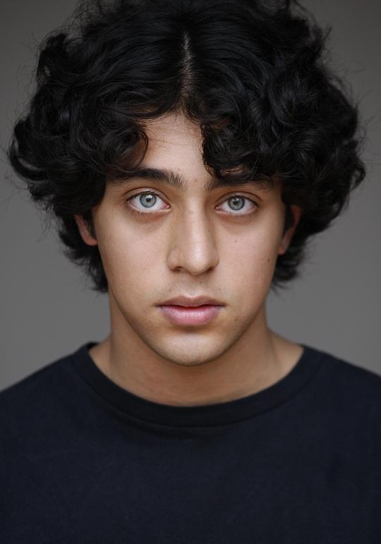 阿里·坎 Ali Khan照片