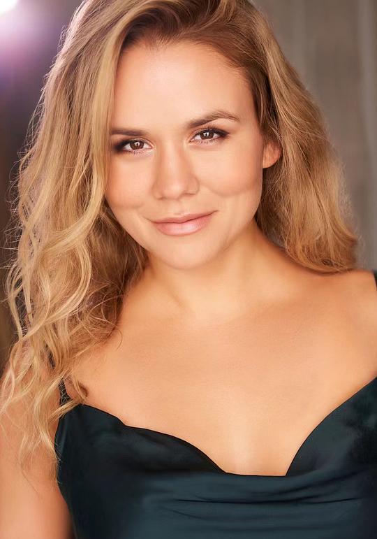 朵拉·济丝 Dora Kiss照片