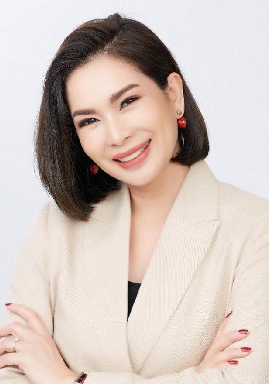 纳姆芳·帕克蒂 Namfon Pakdee照片