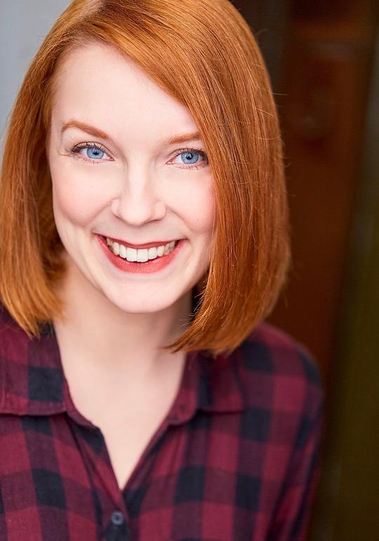 阿丽·伯奇 Ali Burch照片