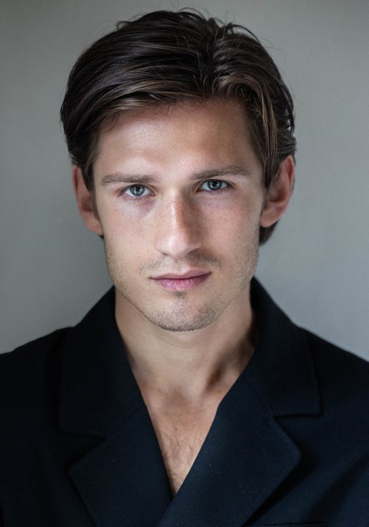 伊萨克·卡尔姆罗斯 Isac Calmroth照片