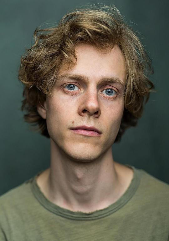 威利·拉姆内克·佩特里 Willy Ramnek Petri照片