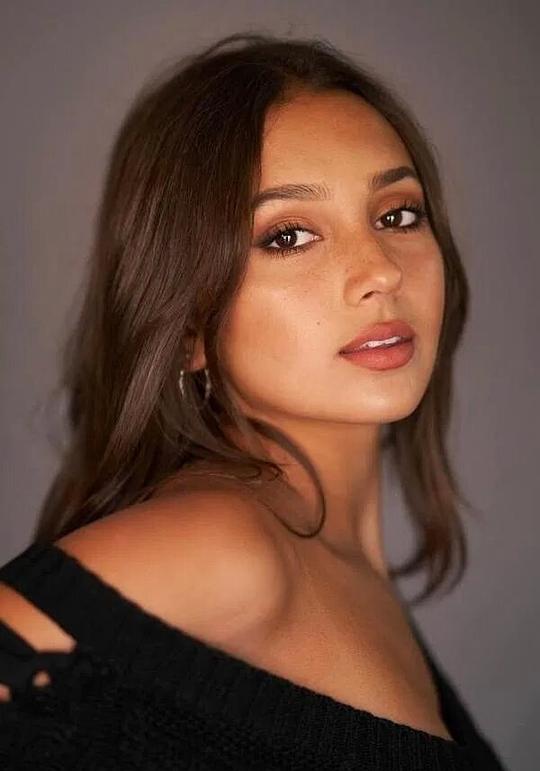 阿里安娜·里瓦斯 Arianna Rivas照片