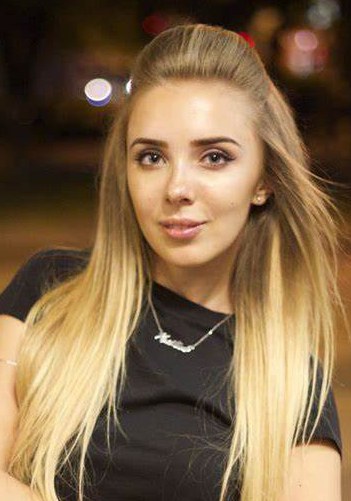 克里斯蒂娜·波利 Kristina Poli照片