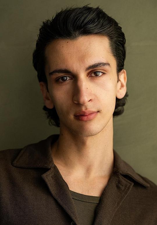 吉哈兹·艾尔·鲁法埃 Ghazi Al Ruffai照片