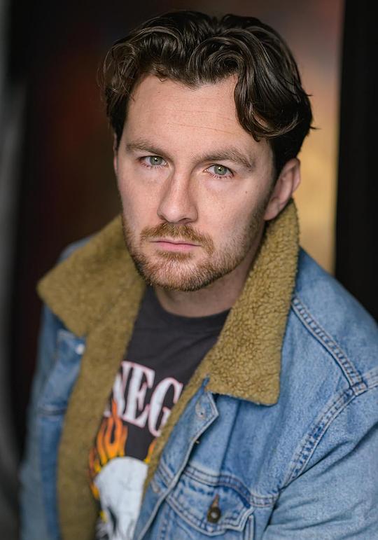 阿伦·麦肯兹 Aaron Mackenzie照片