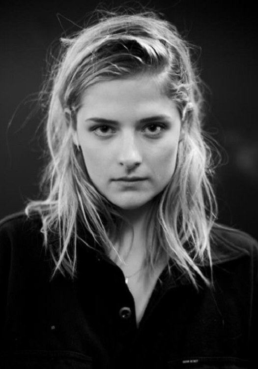 路易莎·雅格布森 Louisa Jacobson照片