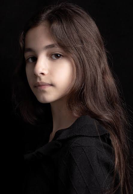 艾米莉亚·福彻 Emilia Faucher照片