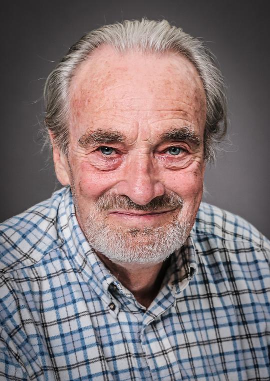 乌尔斯·拜勒 Urs Bihler照片