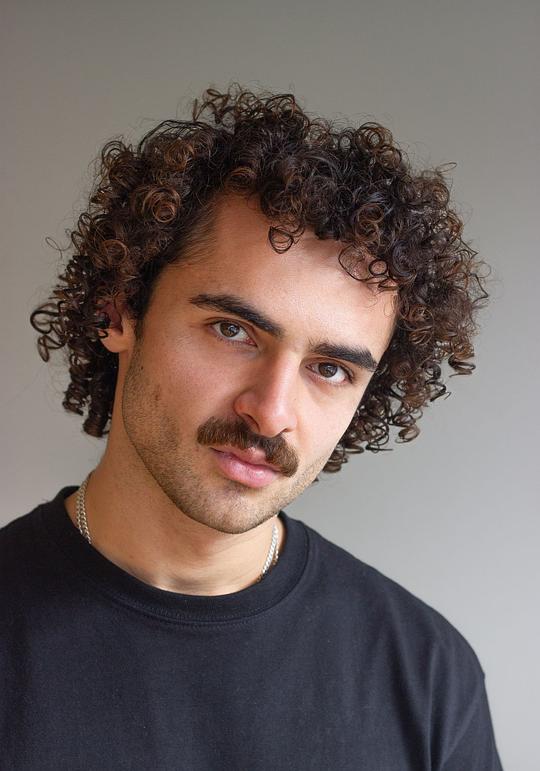 欧努尔·克图穆斯 Onur Kurtulmus照片