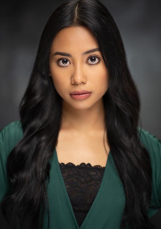 鲁曼·贝尔特兰 Lumen Beltran照片