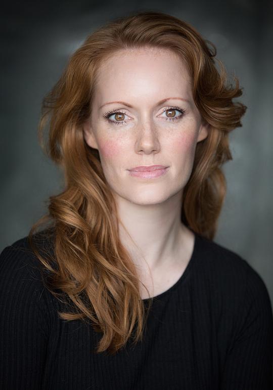 克莱尔·福斯特 Clare Foster照片