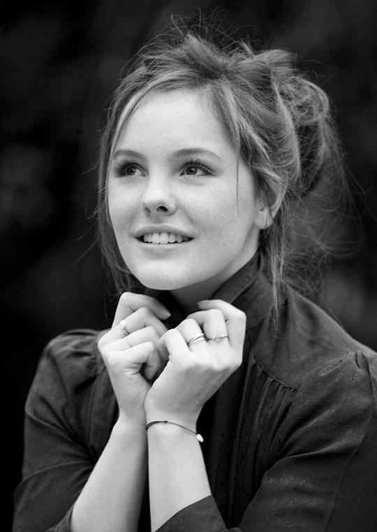 芭芭拉·普罗布斯特 Barbara Probst照片