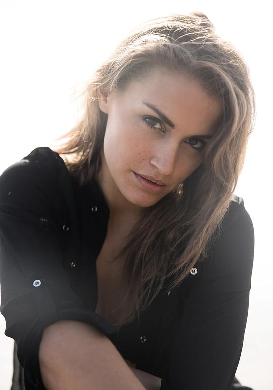 霍莉·玛姬 Holly Madge照片