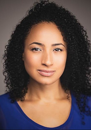 斯蒂芬妮·卡拉姆 Stephanie Karam照片