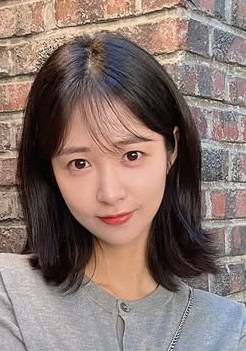 李始艾 Lee Si-el照片