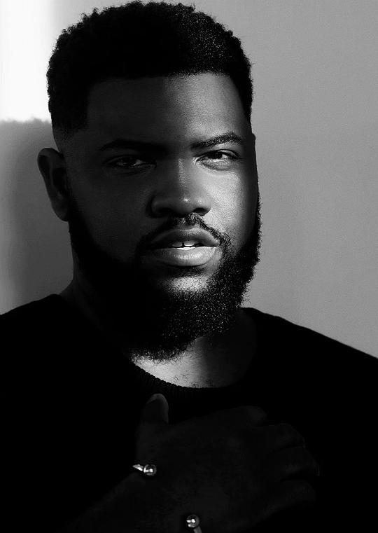 托比·班特法 Tobi Bamtefa照片