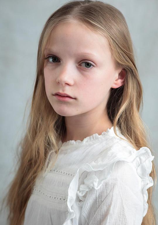 提莉·沃克 Tilly Walker照片