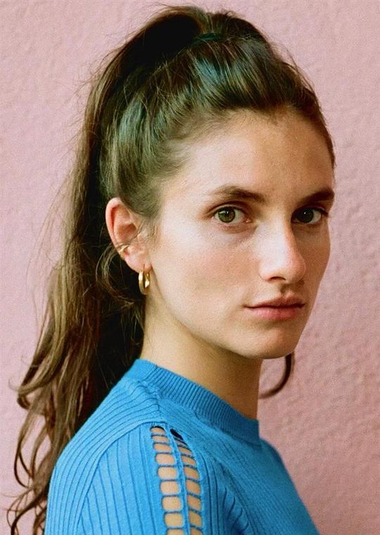 瓦伦丁·卡迪奇 Valentine Cadic照片