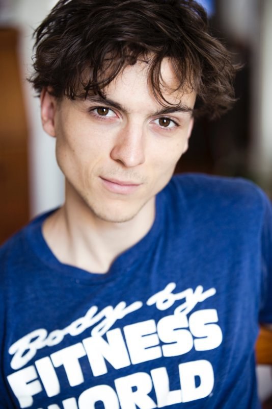 米洛·考索恩 Milo Cawthorne照片