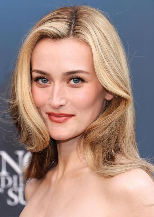 萨拉·皮金 Sarah Pidgeon照片