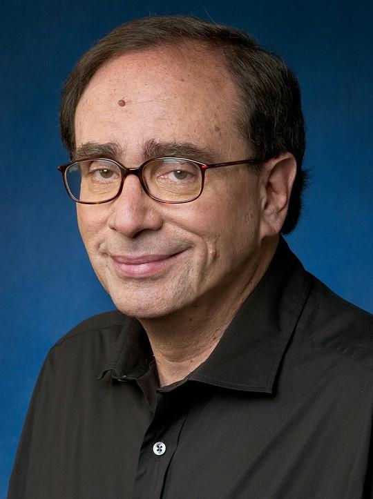 R·L·斯坦 R.L. Stine照片