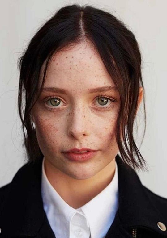 苏赞娜·桑 Suzanna Son照片