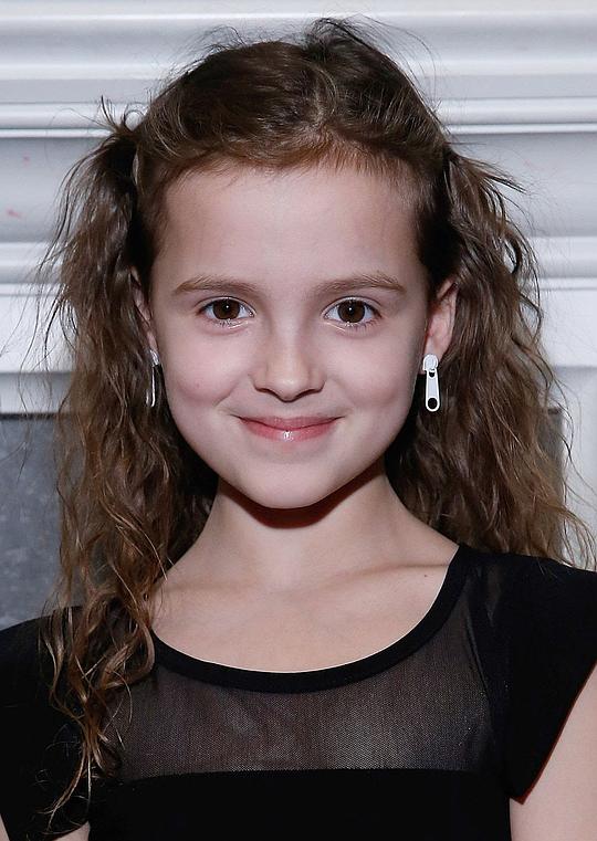 菲娜·斯特拉扎 Fina Strazza照片