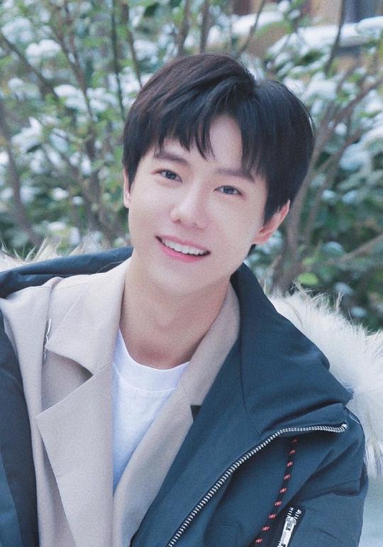 吕昀峰 Yunfeng Lü照片