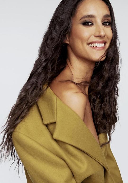 诺拉·特罗坎 Nóra Trokán照片