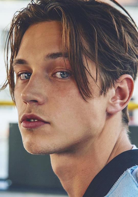 西蒙·卢夫 Simon Lööf照片