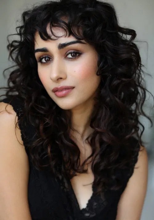 迪普提·梅农 Deepti Menon照片