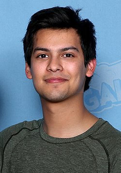 索洛·马里多纳 Xolo Maridueña照片