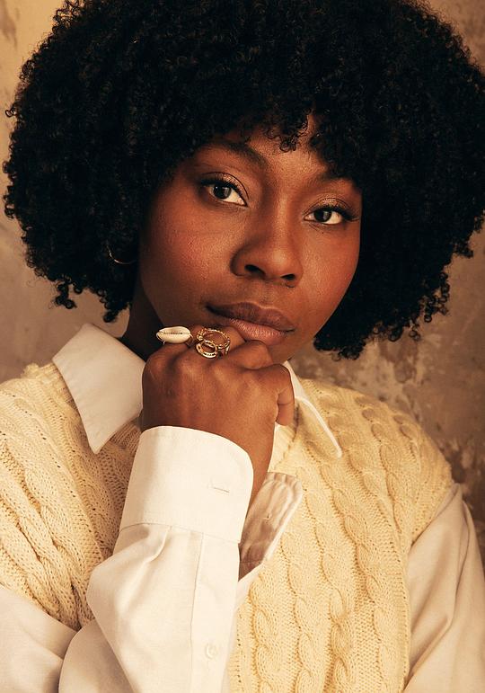 塔梅拉·托马基利 Tamera Tomakili照片