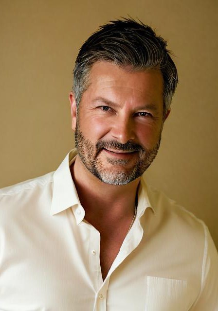 西蒙·斯图特 Simon Strutt照片